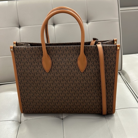 Michael Kors handbag/crossbody - Picture 3 of 3